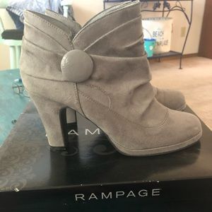 Tan suede ankle booties!